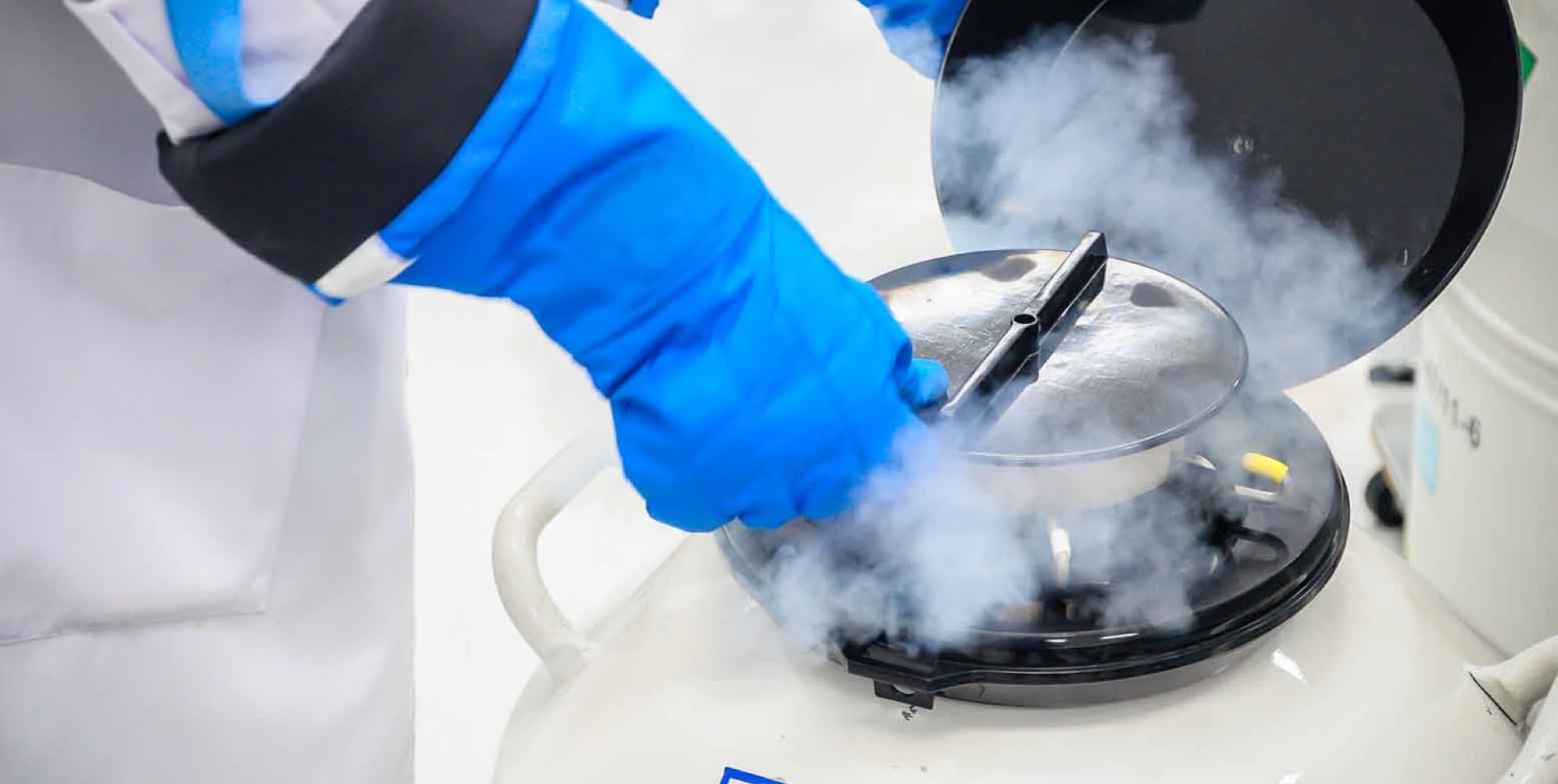 biocair-liquid-nitrogen-samples-courier